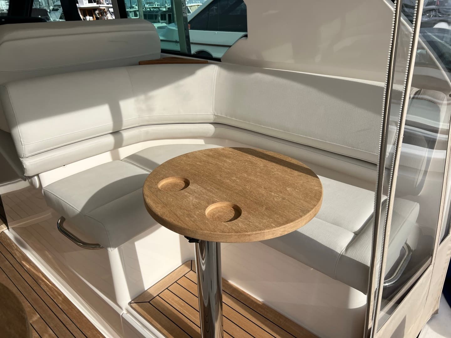 2016 Tiara Yachts Q44 — photo 23