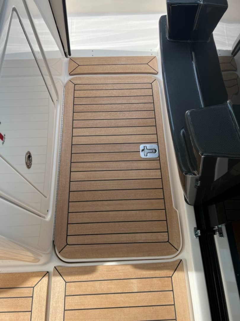 2016 Tiara Yachts Q44 — photo 18