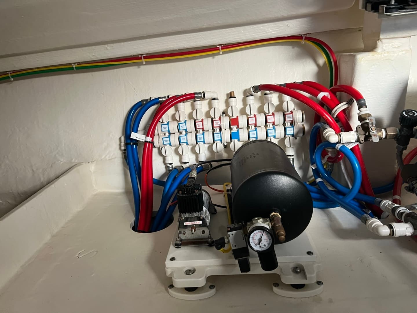 2016 Tiara Yachts Q44 — photo 33