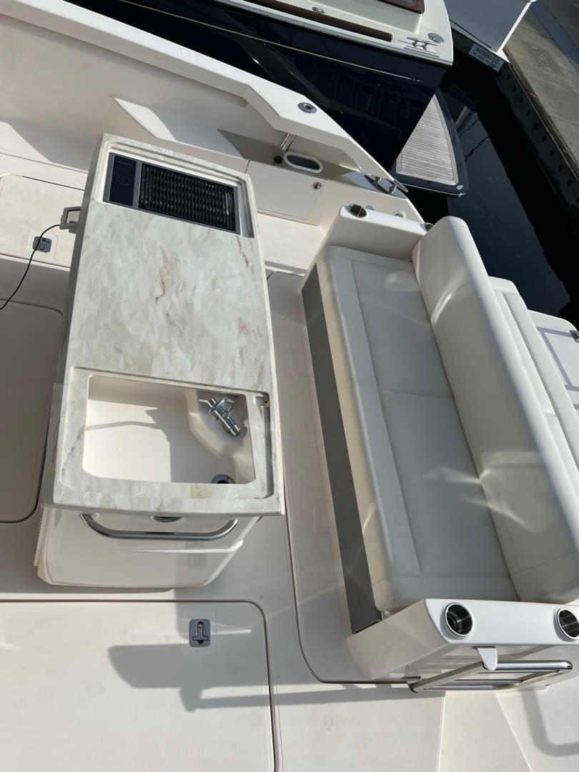 2016 Tiara Yachts Q44 — photo 21