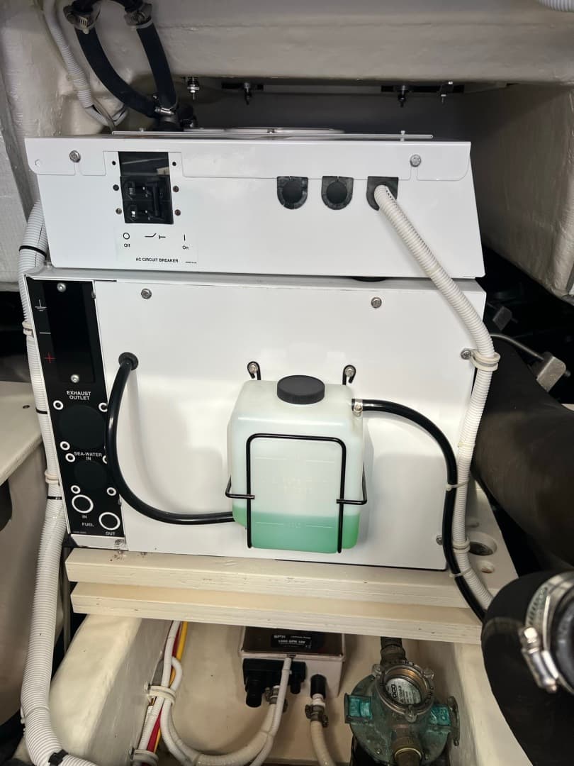 2016 Tiara Yachts Q44 — photo 30