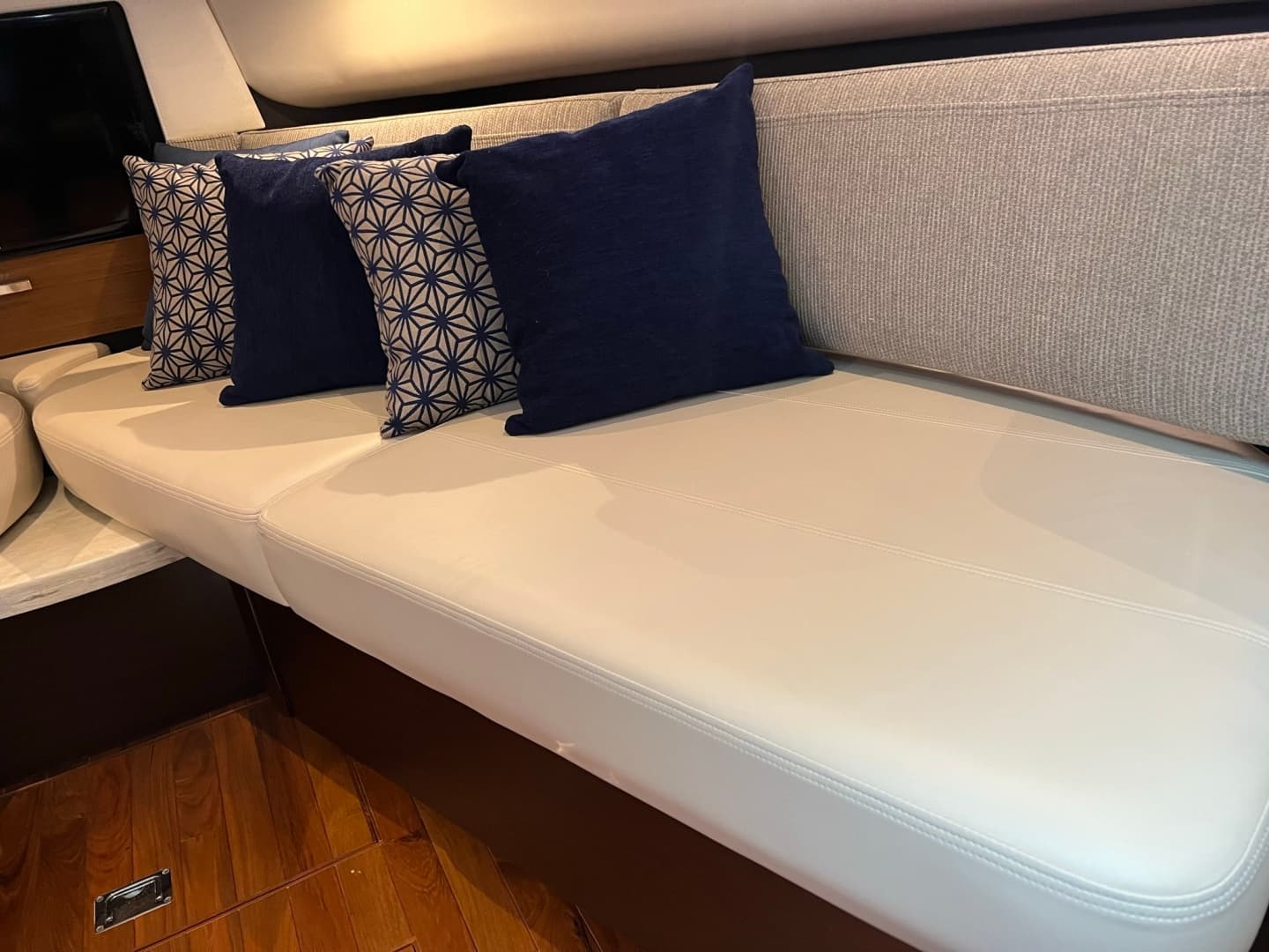 2016 Tiara Yachts Q44 — photo 16