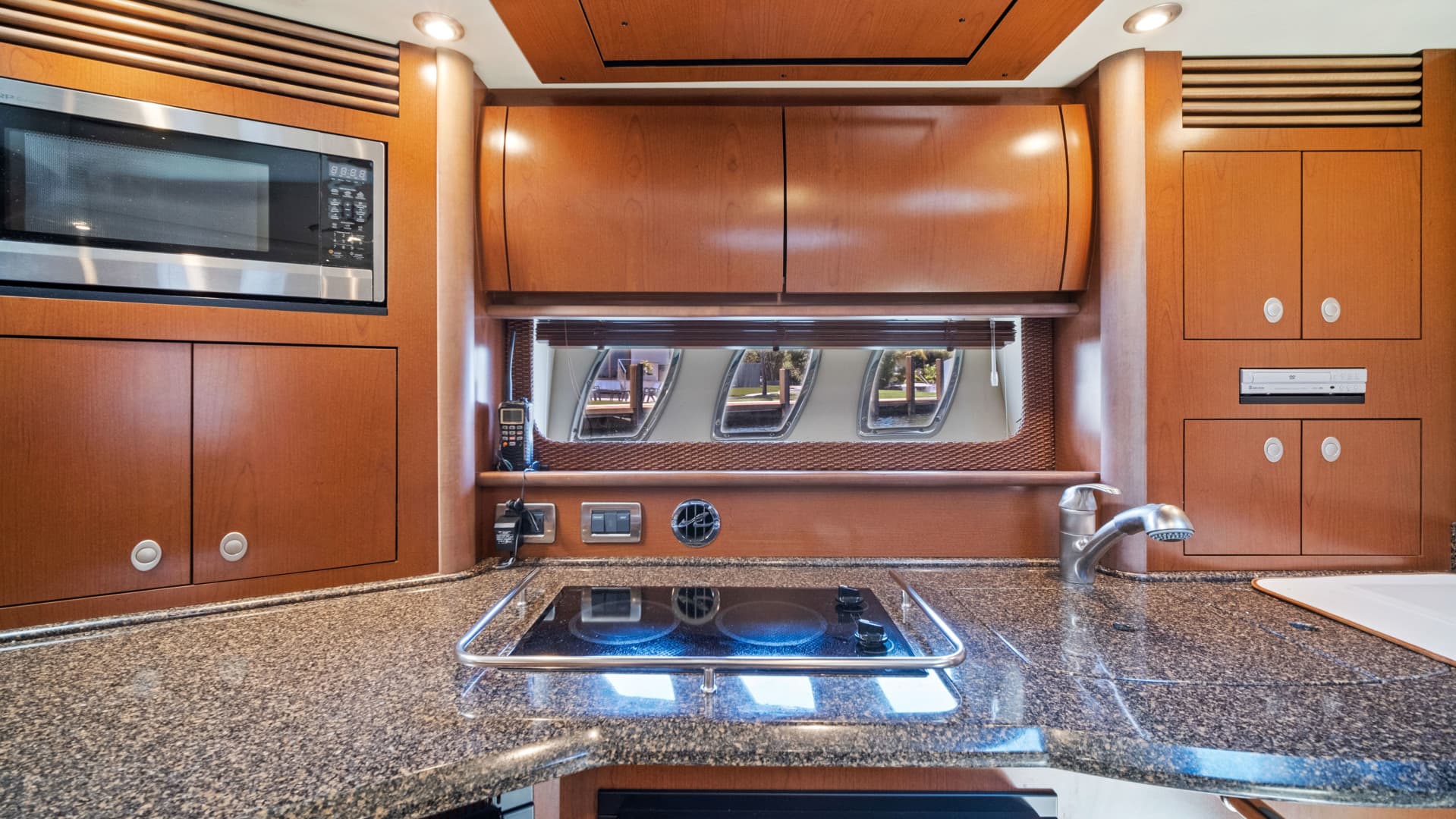 2007 Sea Ray 40 Sundancer — photo 37