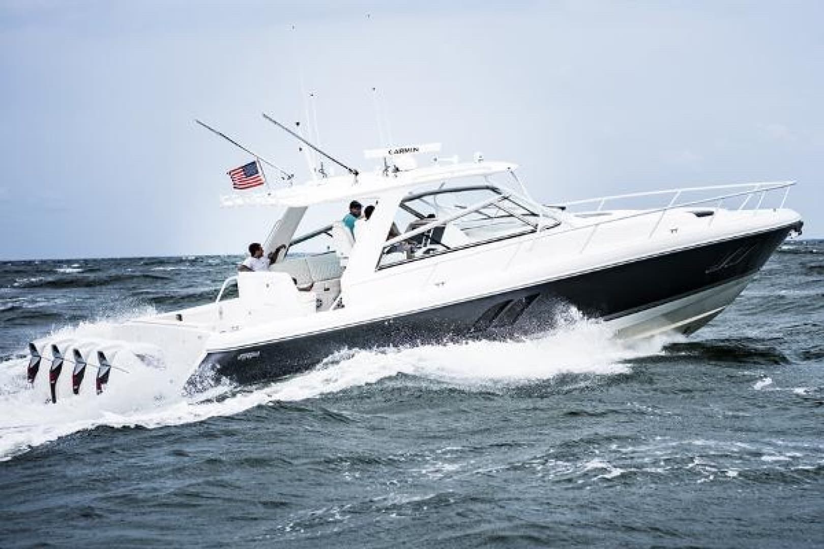 2019 Intrepid 475 Sport Yacht — photo 1