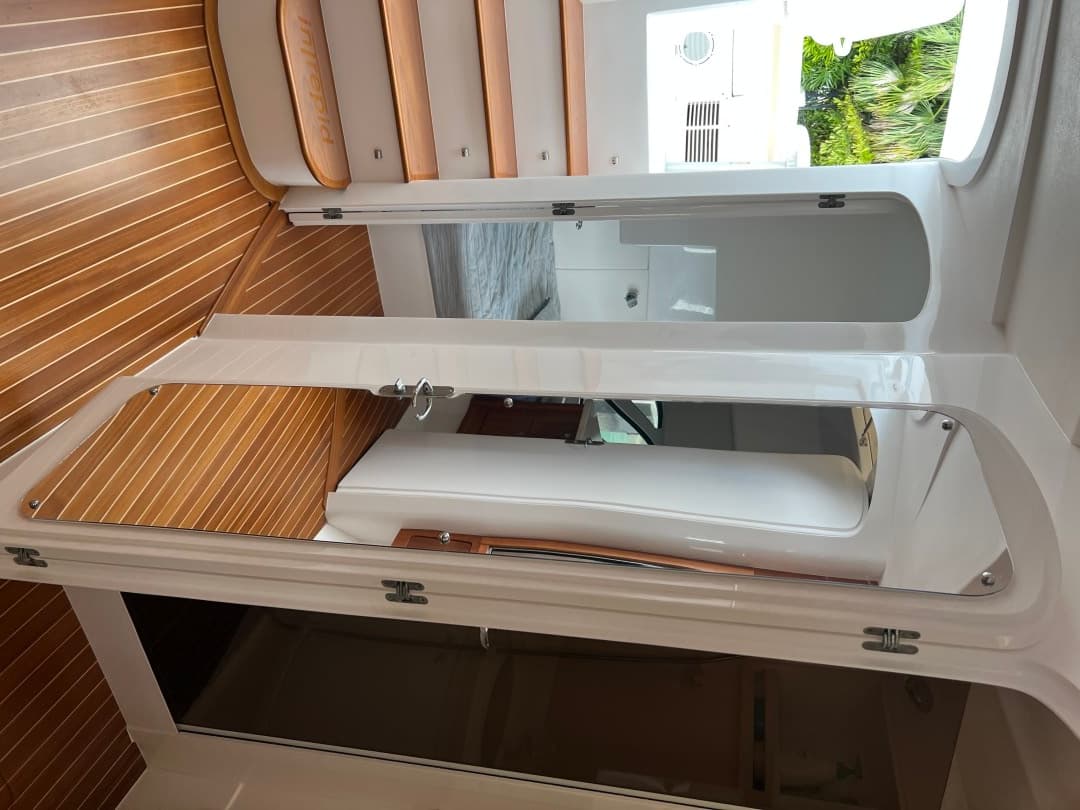 2019 Intrepid 475 Sport Yacht — photo 14