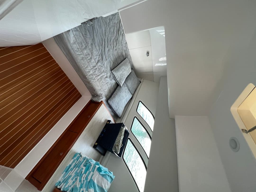 2019 Intrepid 475 Sport Yacht — photo 15