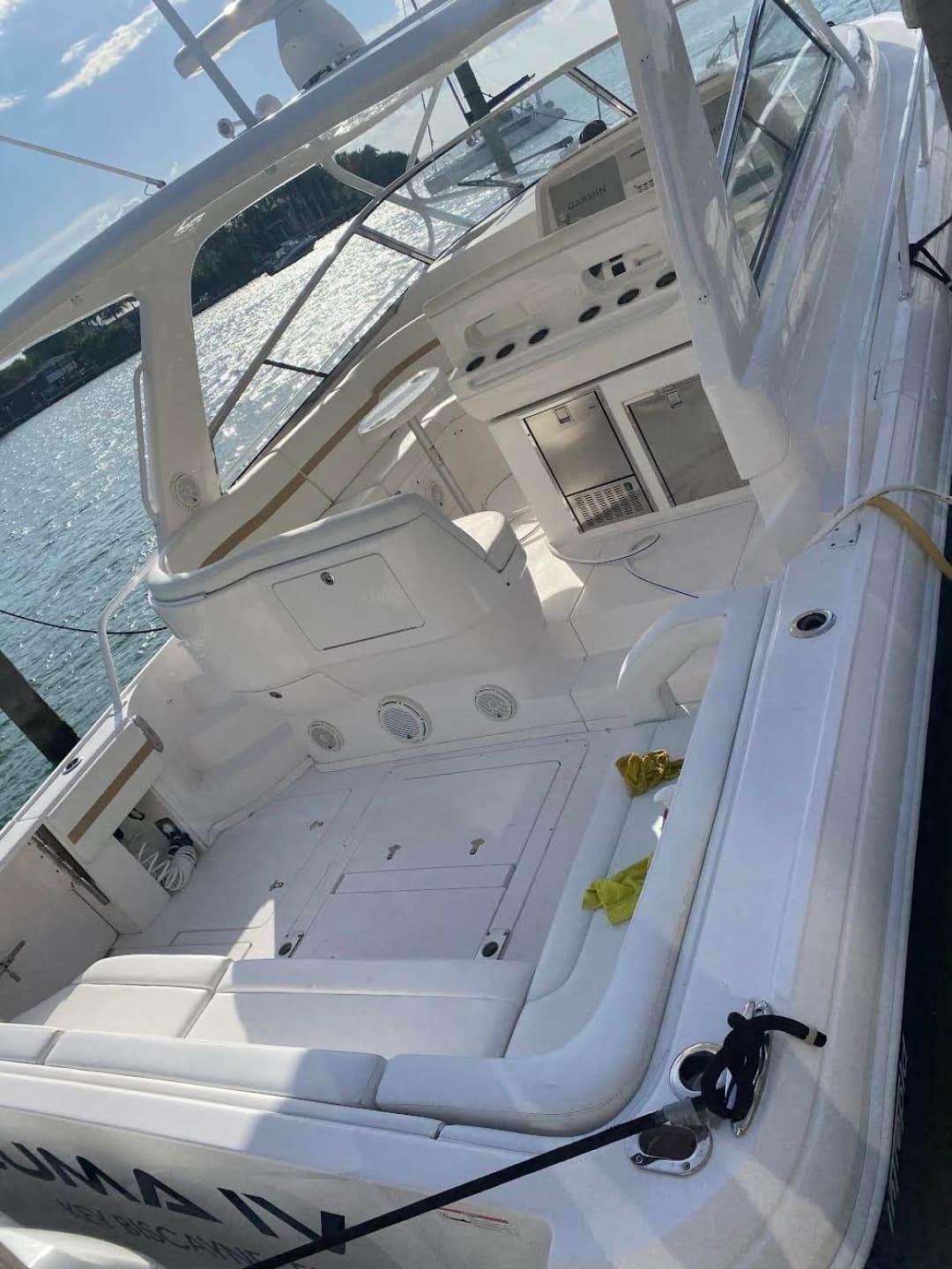 2019 Intrepid 475 Sport Yacht — photo 8
