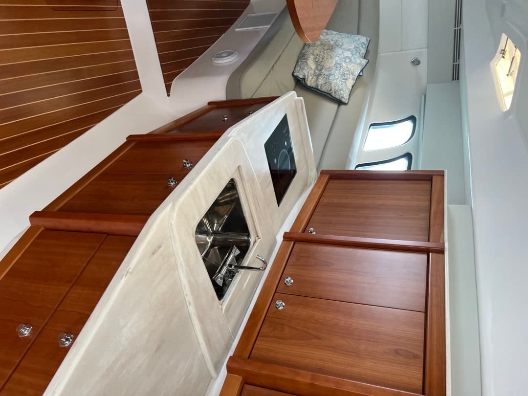 2019 Intrepid 475 Sport Yacht — photo 19