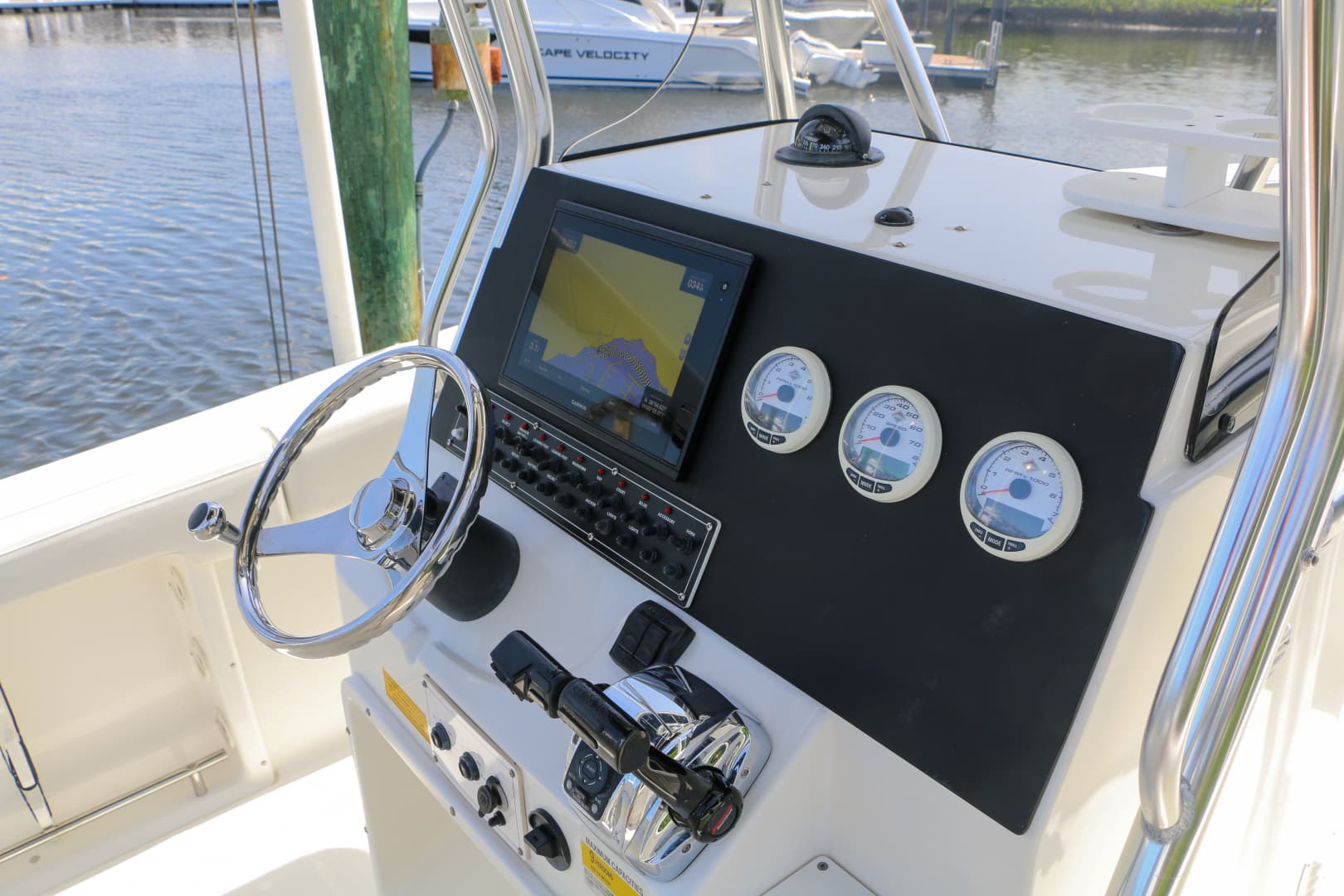 2006 Triton 24 — photo 3
