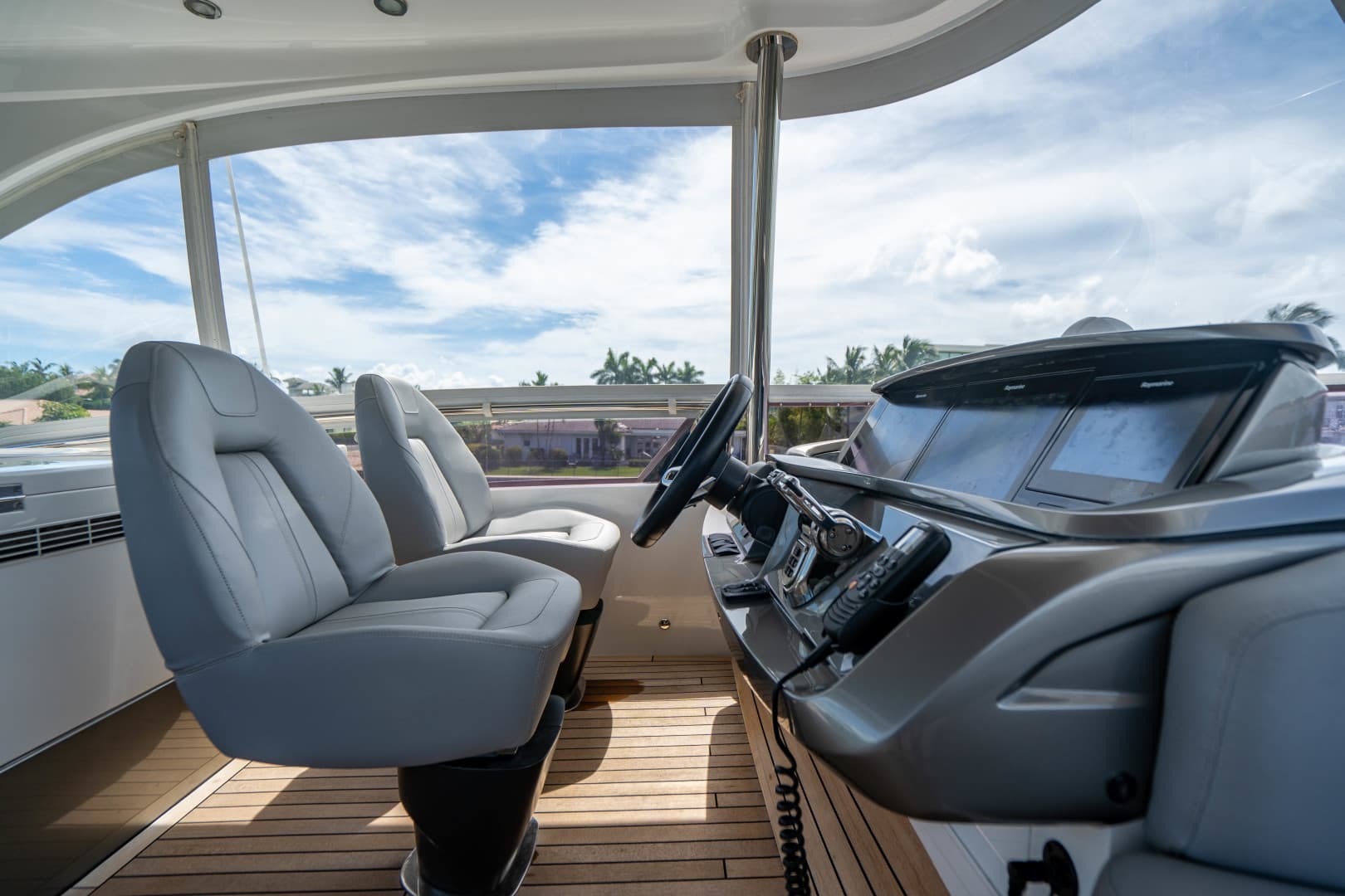 2018 Princess F62 — photo 44