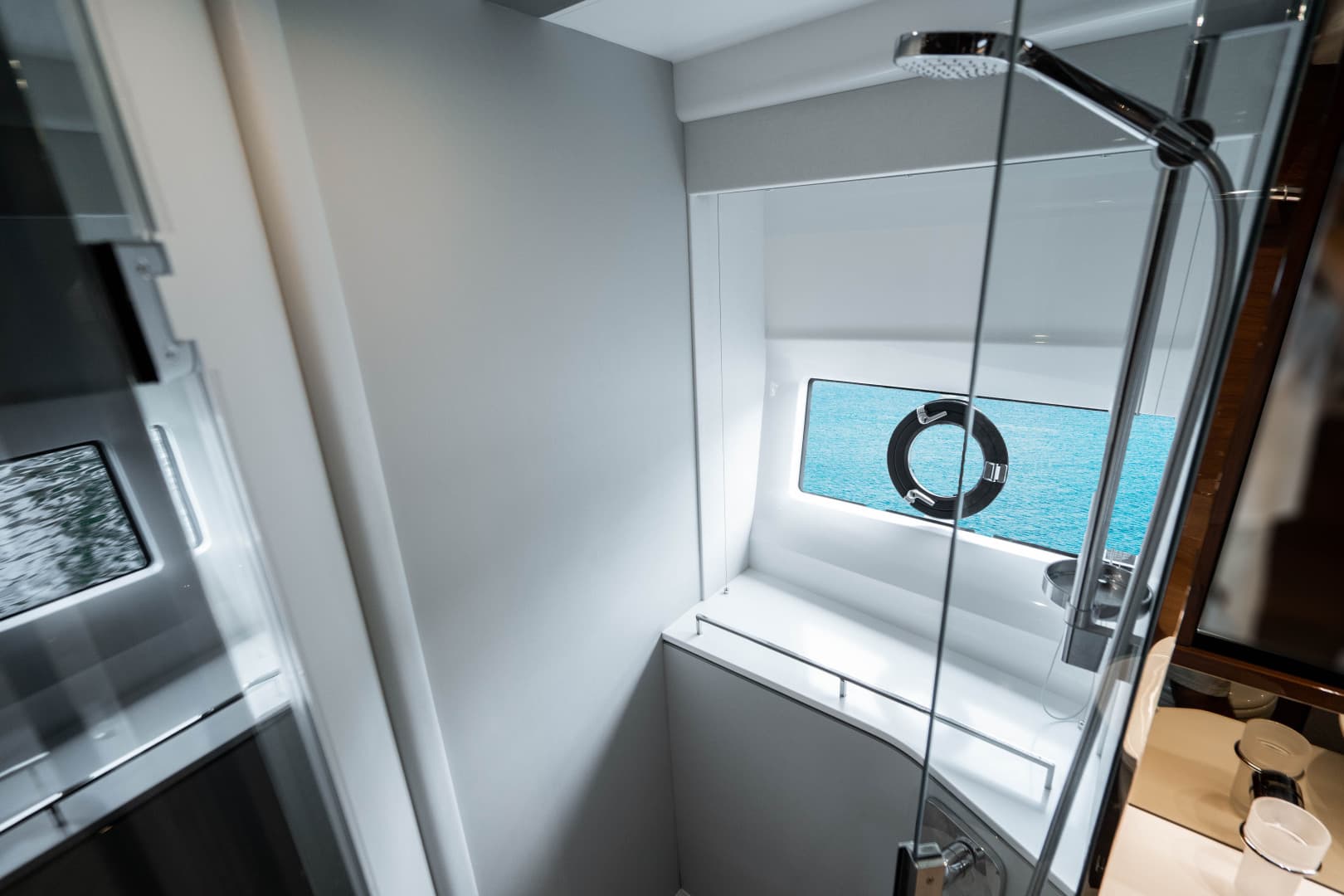 2018 Princess F62 — photo 93