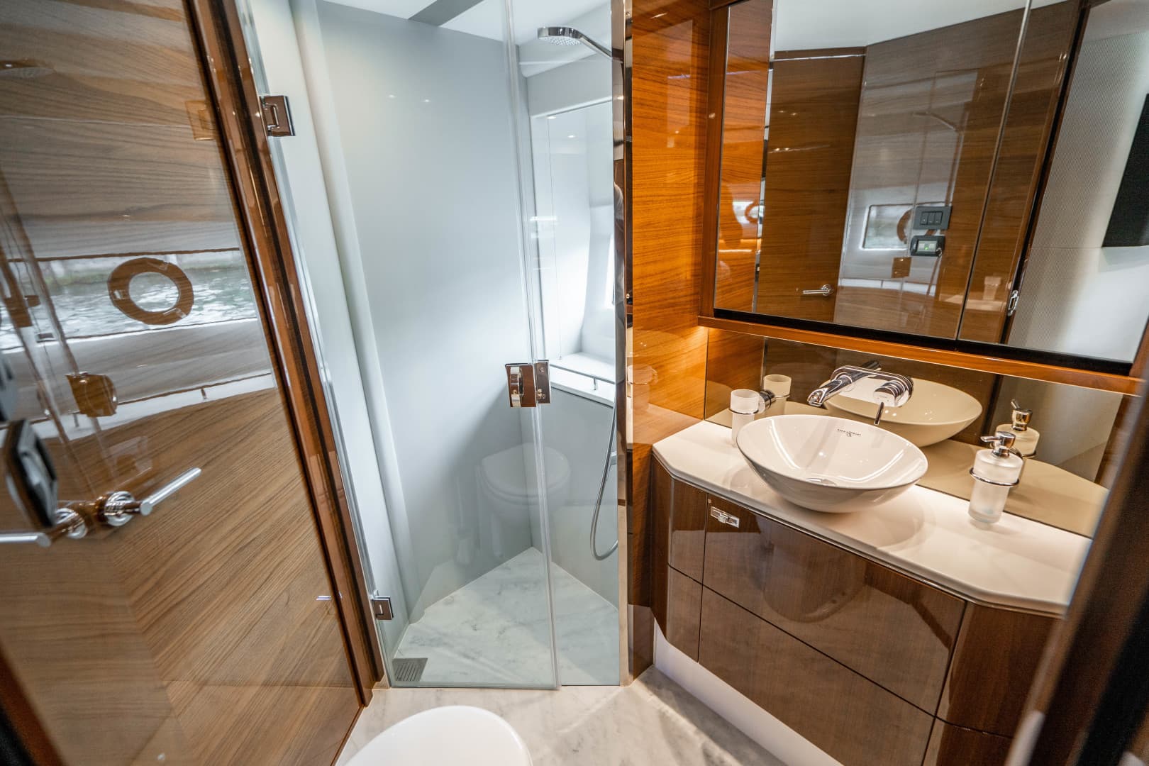 2018 Princess F62 — photo 92