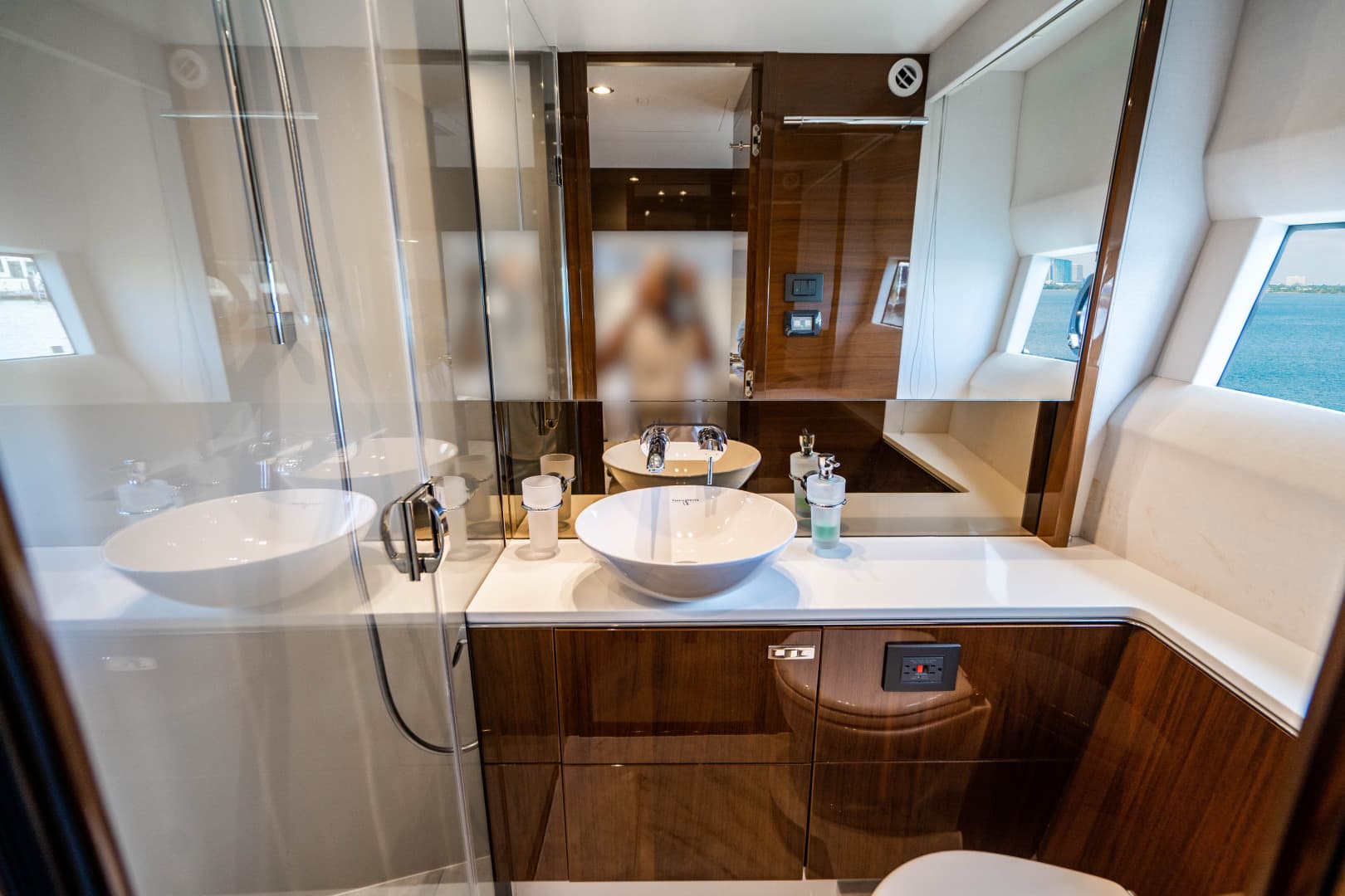 2018 Princess F62 — photo 83