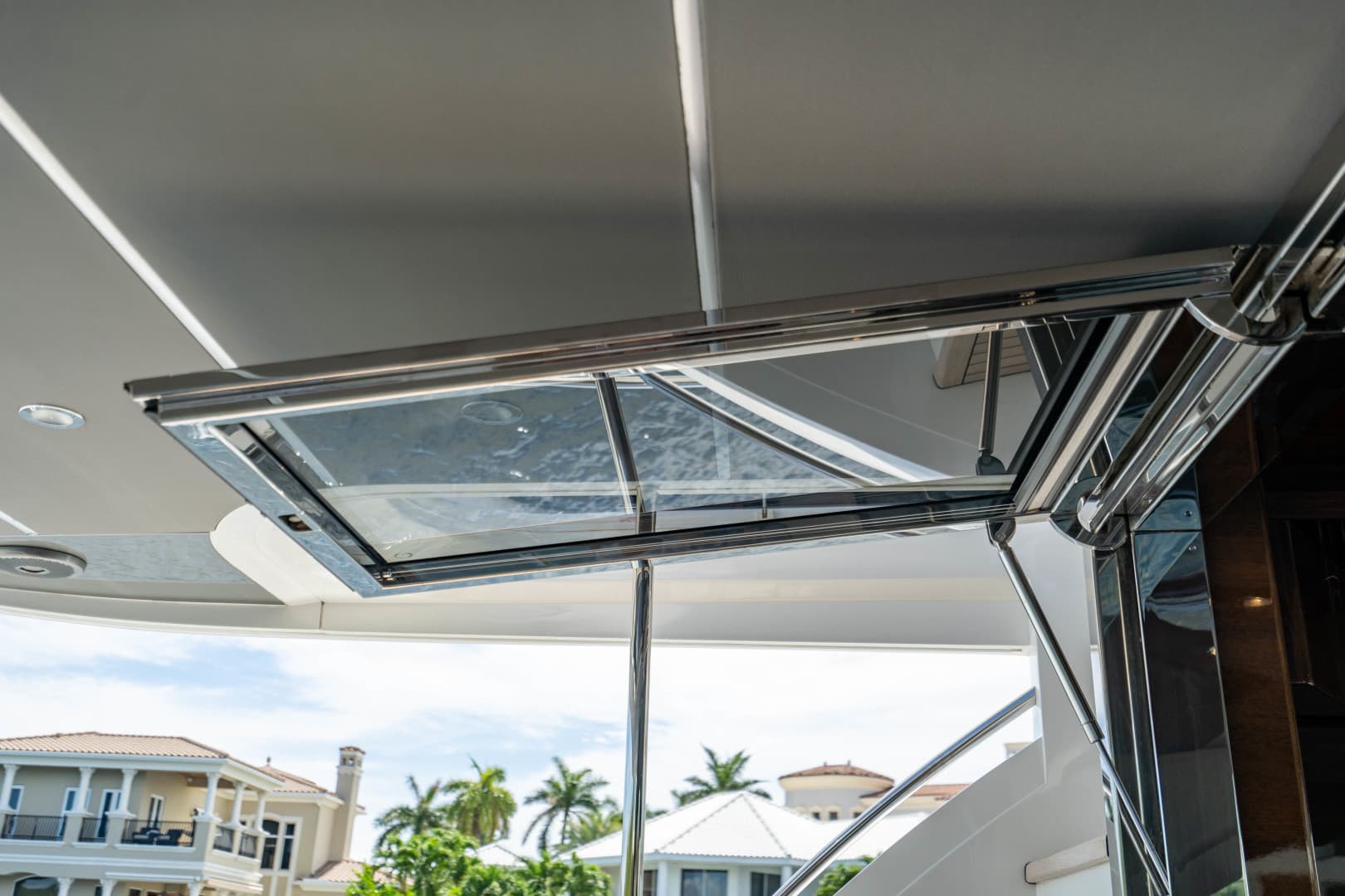 2018 Princess F62 — photo 55