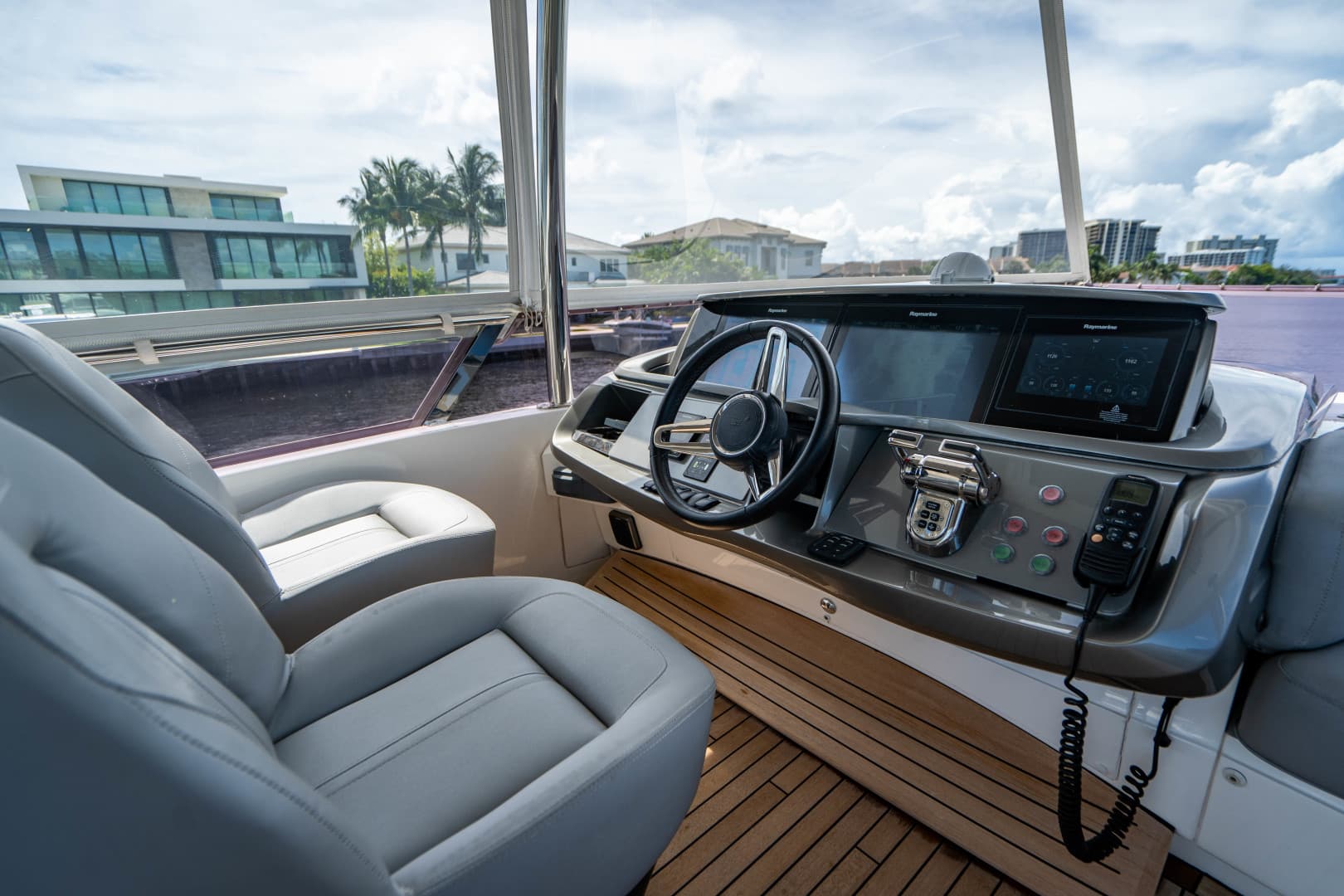 2018 Princess F62 — photo 45