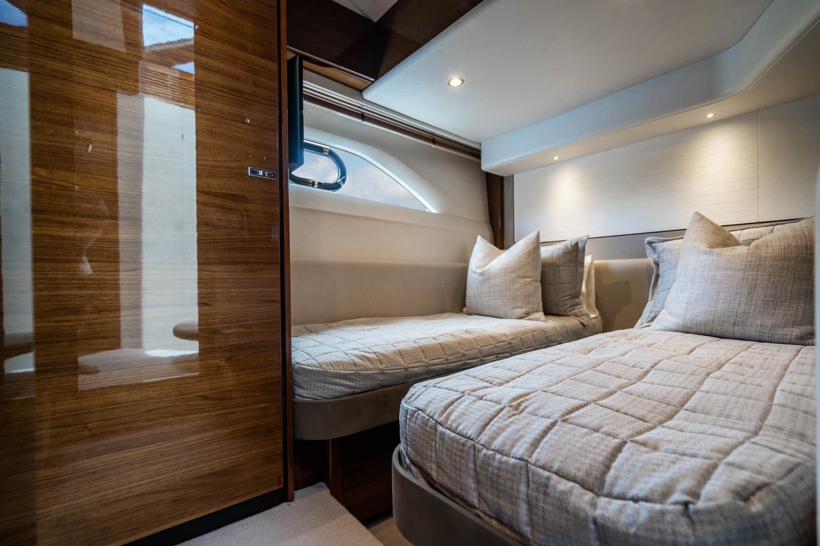 2018 Princess F62 — photo 79