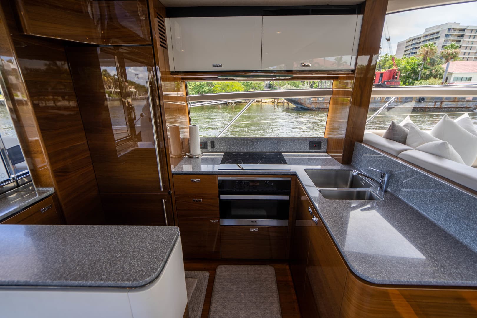 2018 Princess F62 — photo 59
