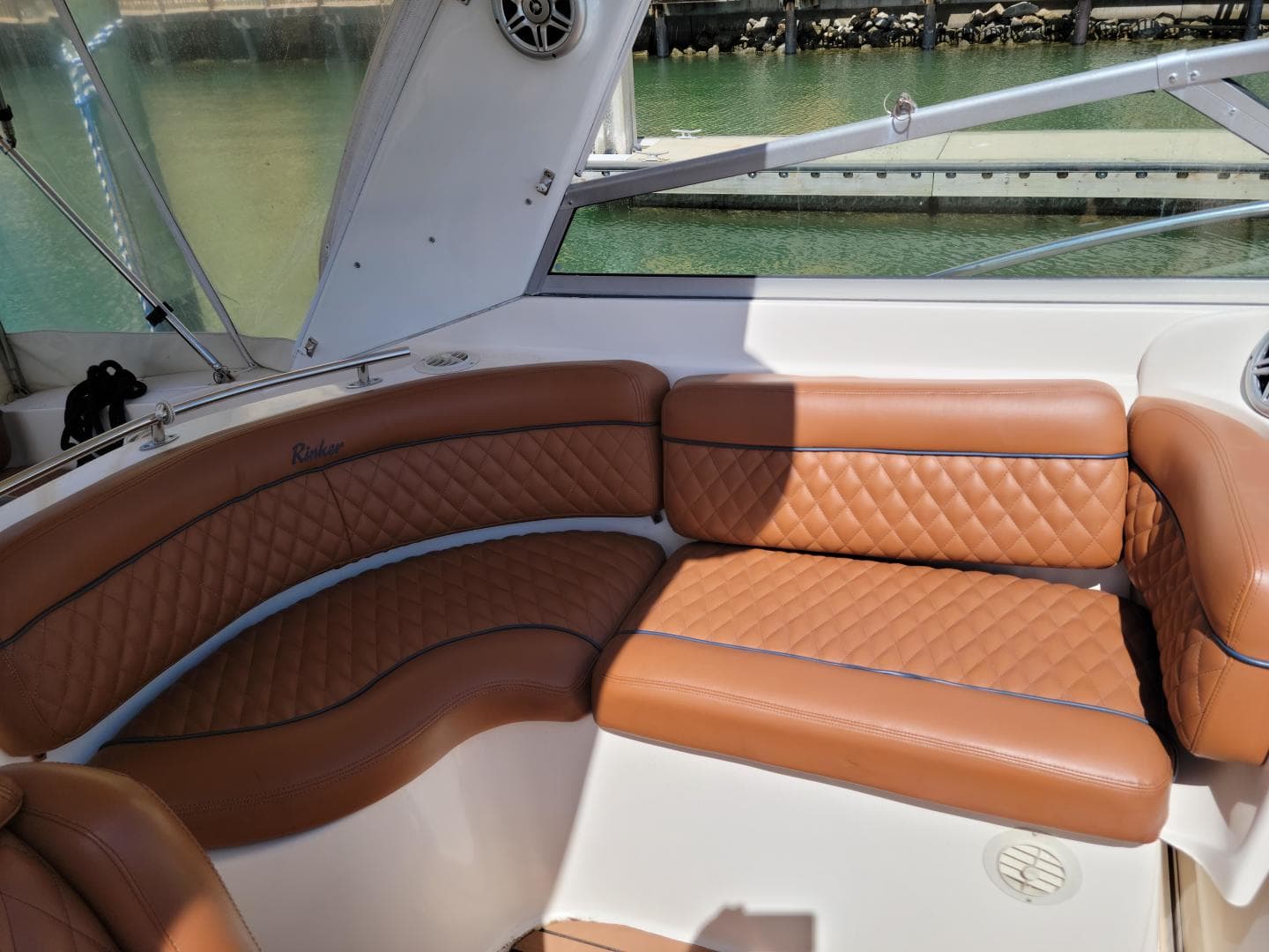 2005 Rinker 342 Fiesta Vee — photo 9