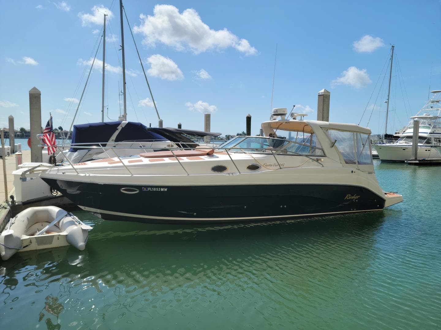 2005 Rinker 342 Fiesta Vee — photo 2