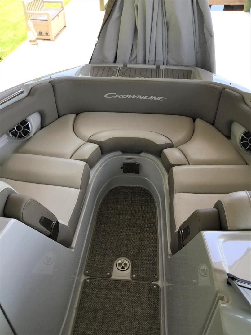 2019 Crownline E275 Xs — photo 13