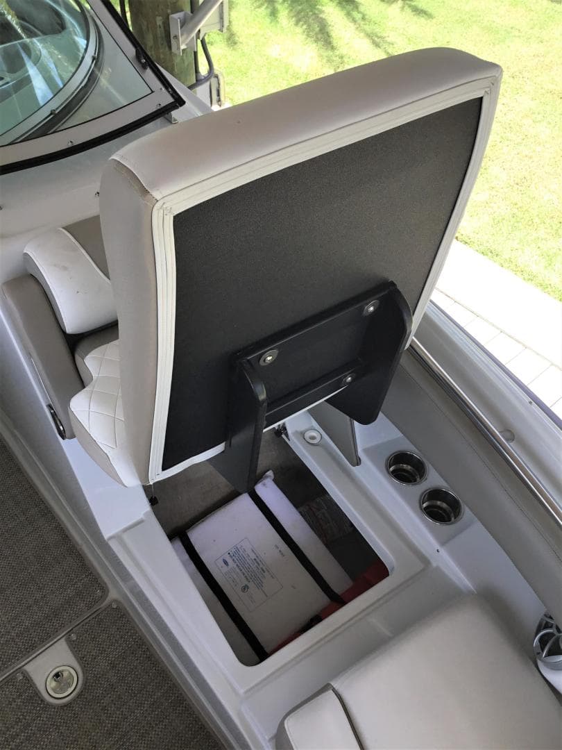 2019 Crownline E275 Xs — photo 14