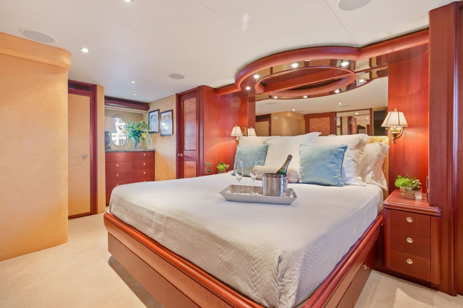 2006 Cheoy Lee Bravo 90 — photo 16