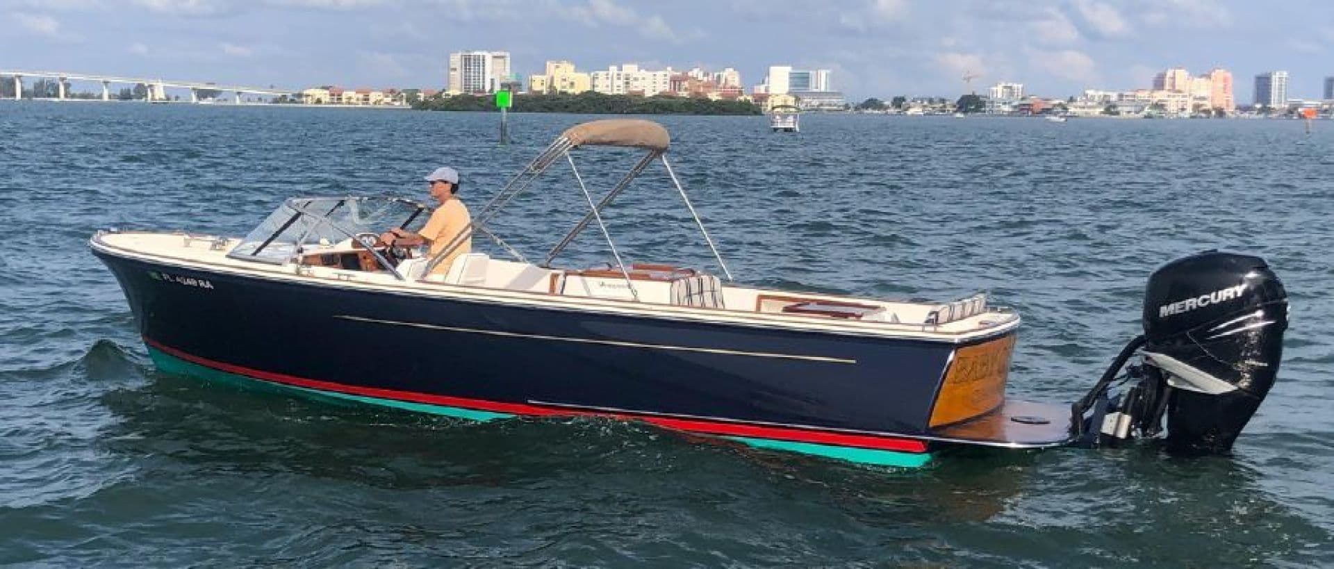 2016 Vanquish 26 Runabout — photo 2