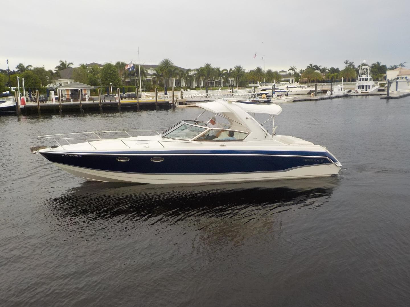 2006 Formula 330 SS — photo 1