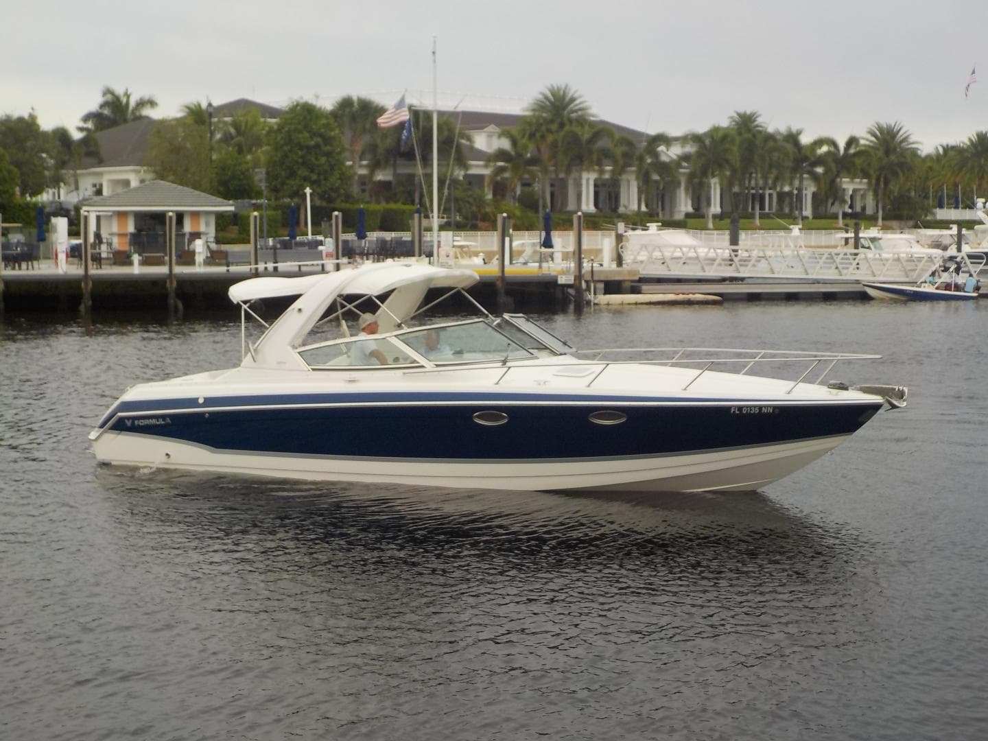 2006 Formula 330 SS — photo 2