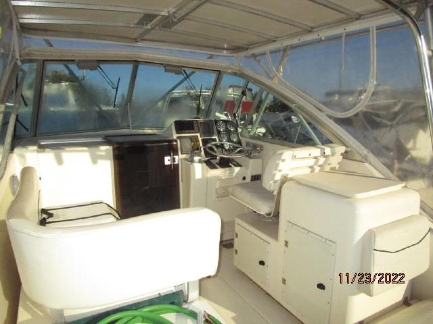 2000 Pursuit 3000 — photo 18