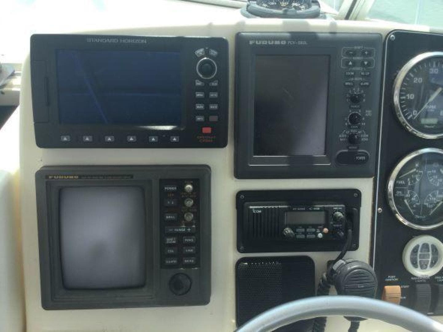 2000 Pursuit 3000 — photo 21