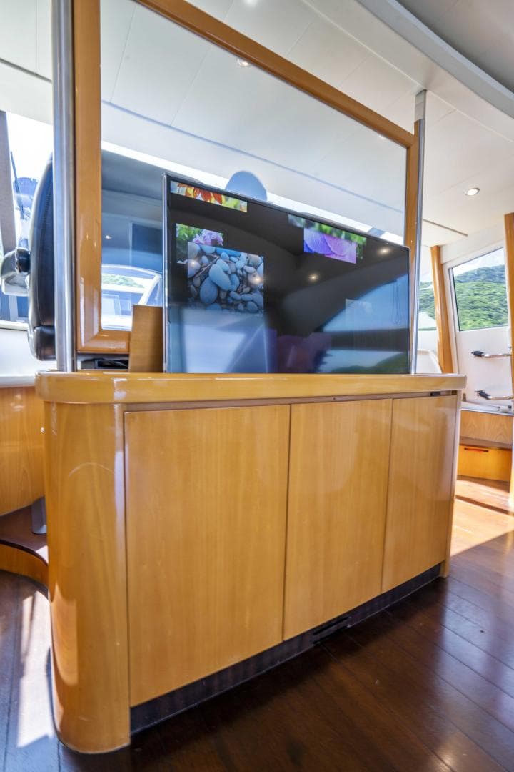 2005 Pershing 76 — photo 6