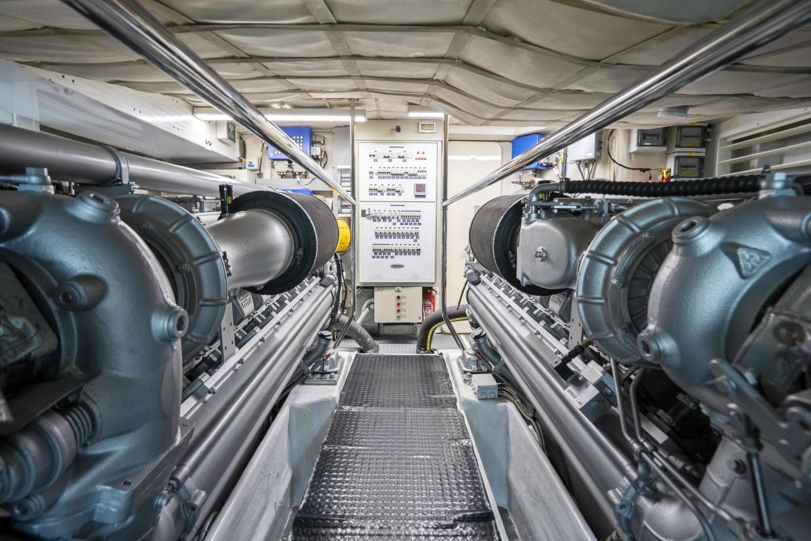 2005 Pershing 76 — photo 44