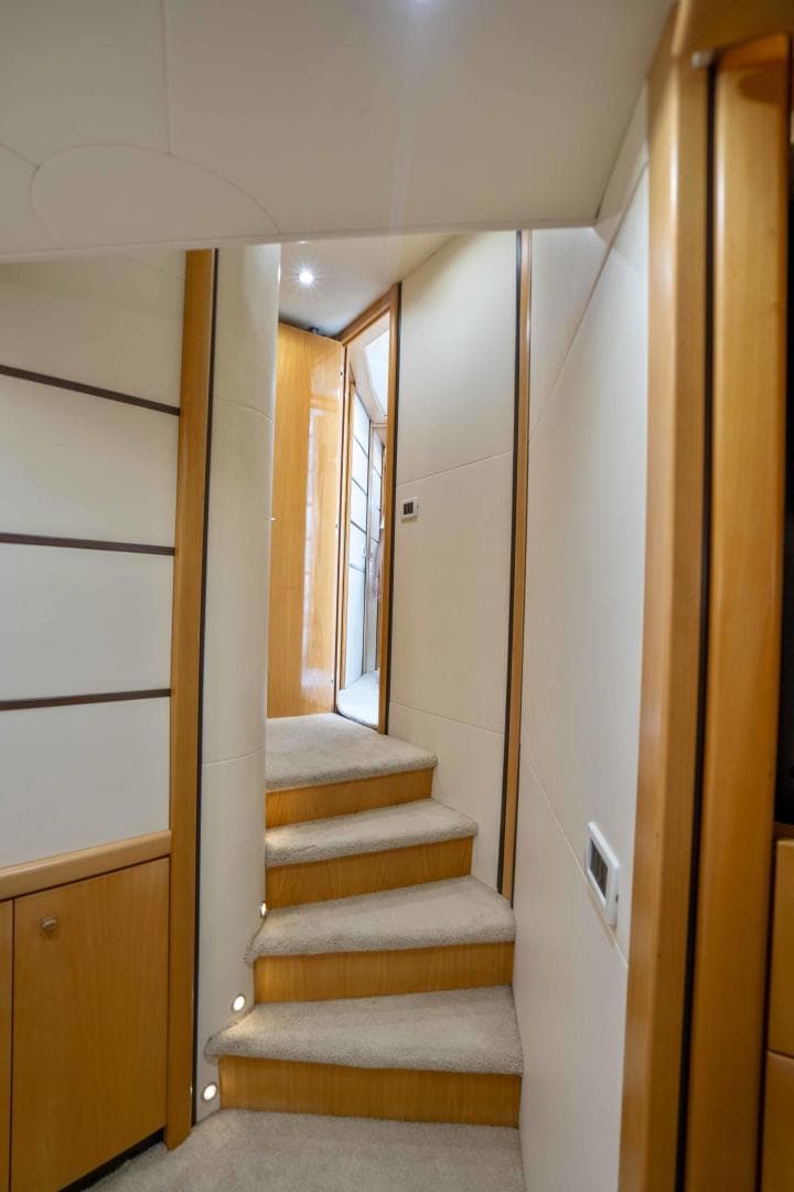 2005 Pershing 76 — photo 16