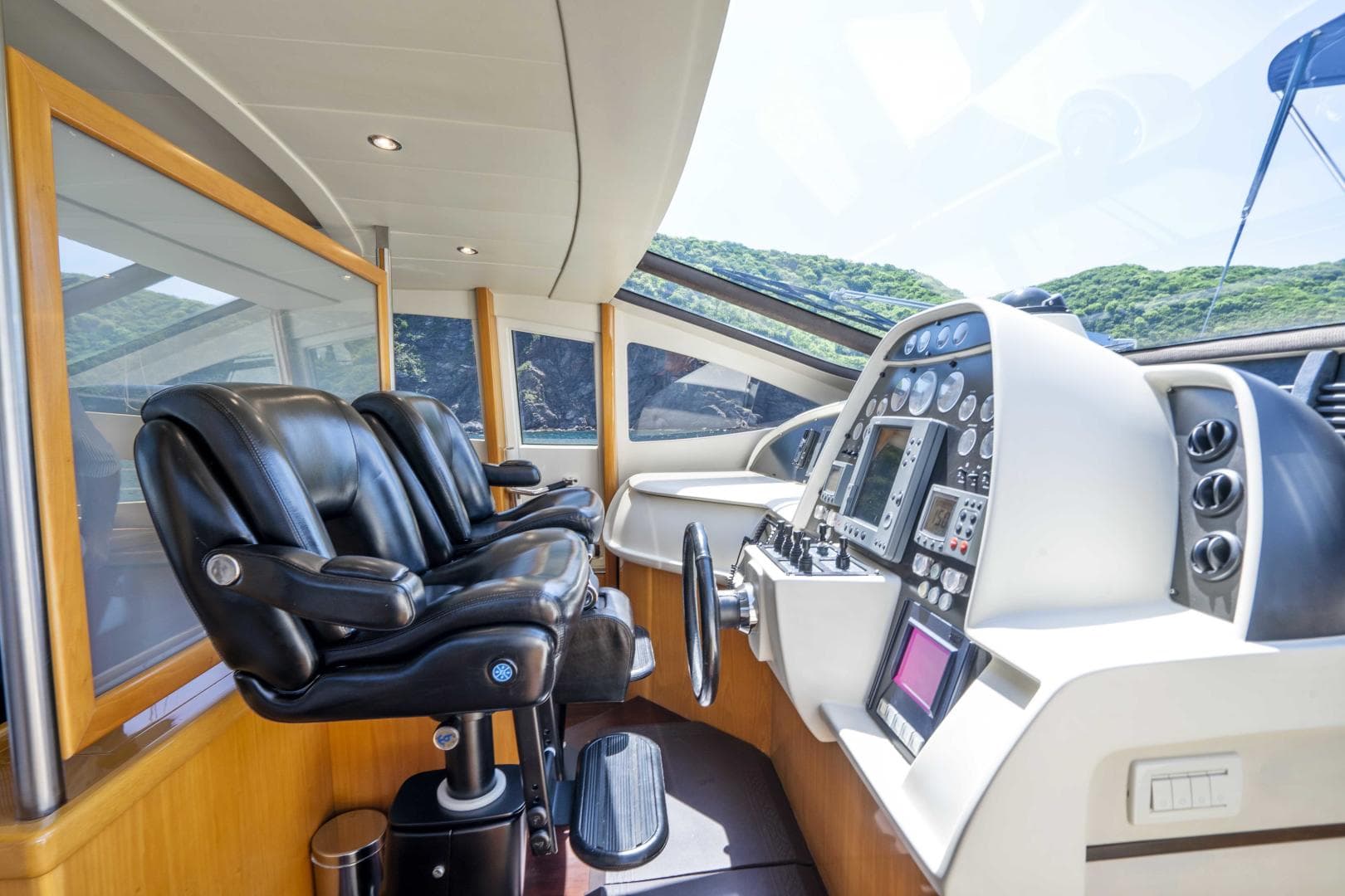 2005 Pershing 76 — photo 8