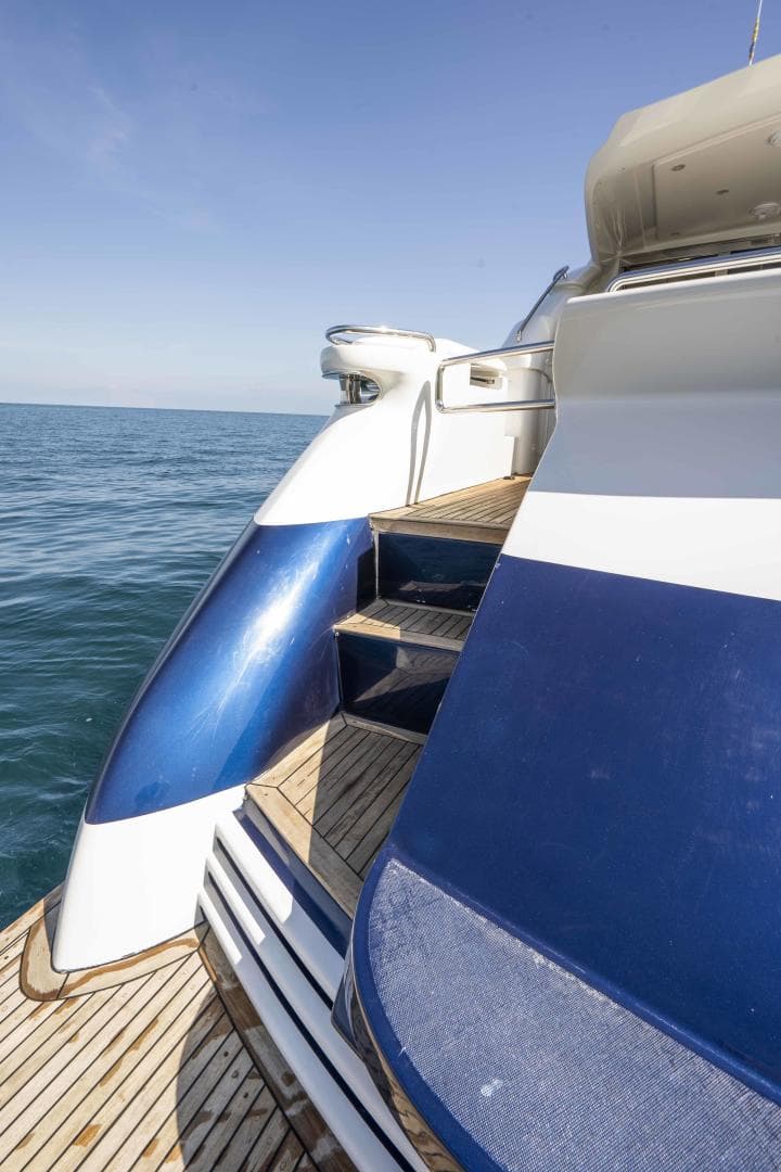 2005 Pershing 76 — photo 42