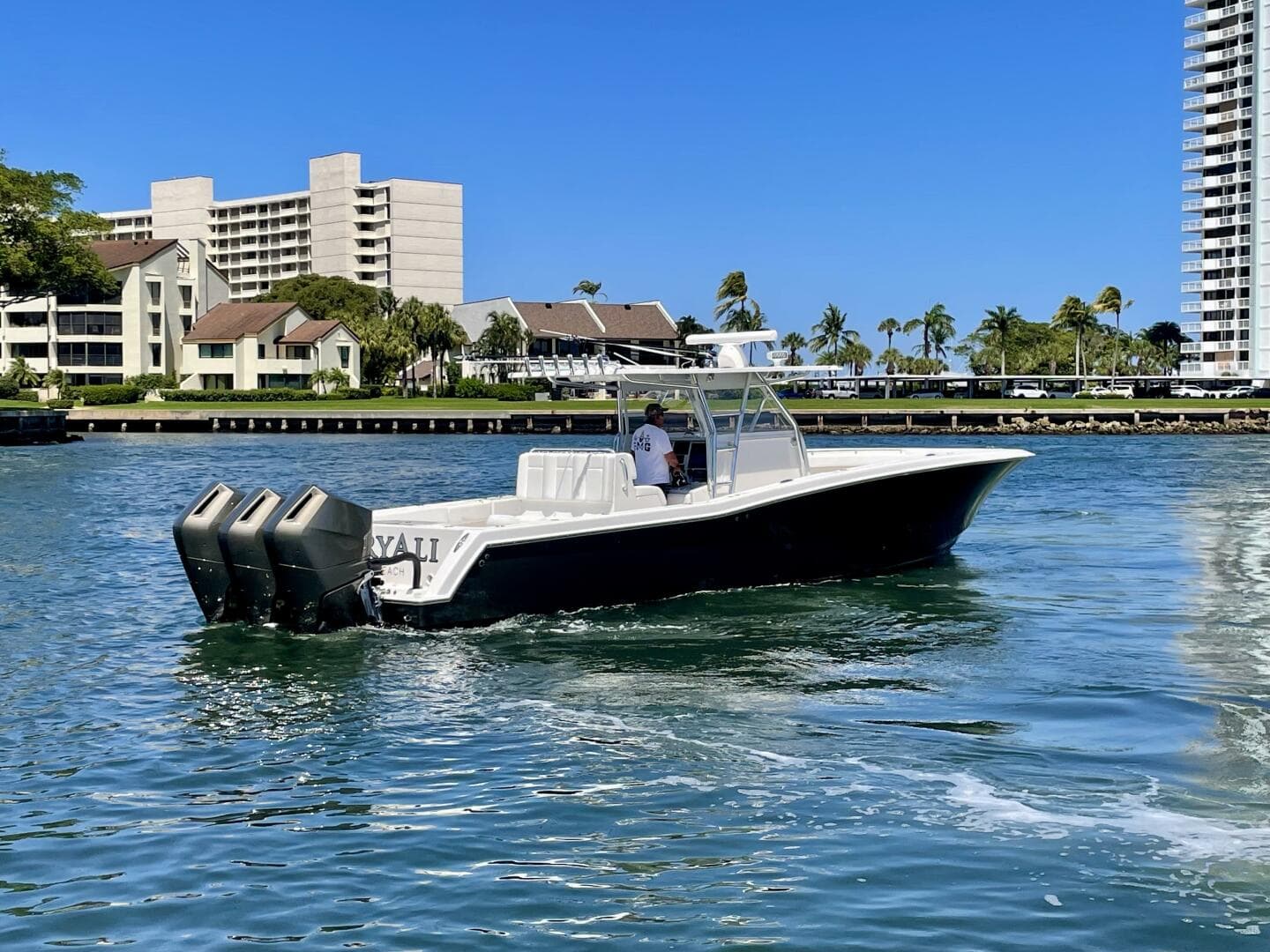 2014 Invincible Open Fisherman — photo 28