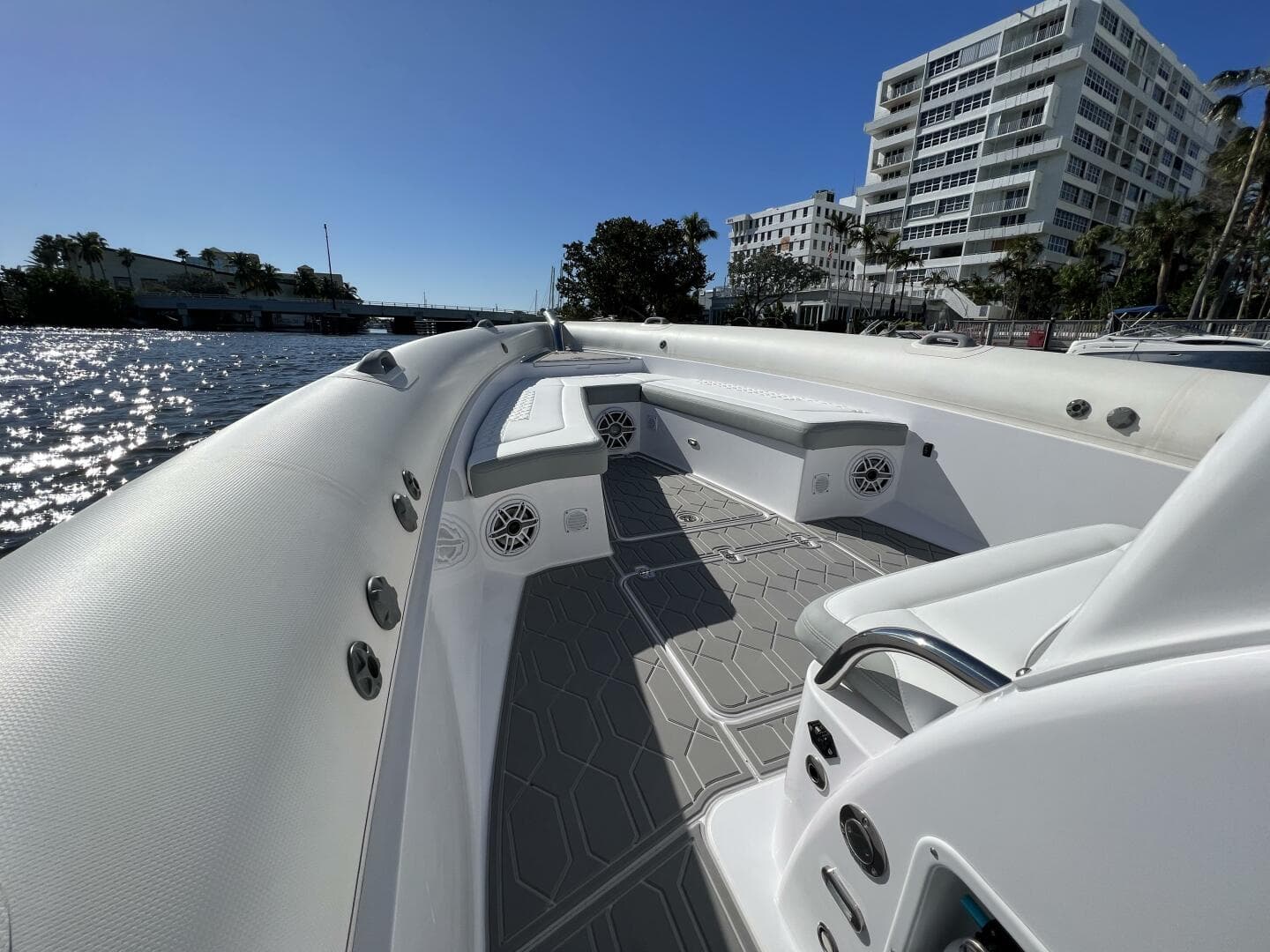 2025 Airship 340 — photo 10