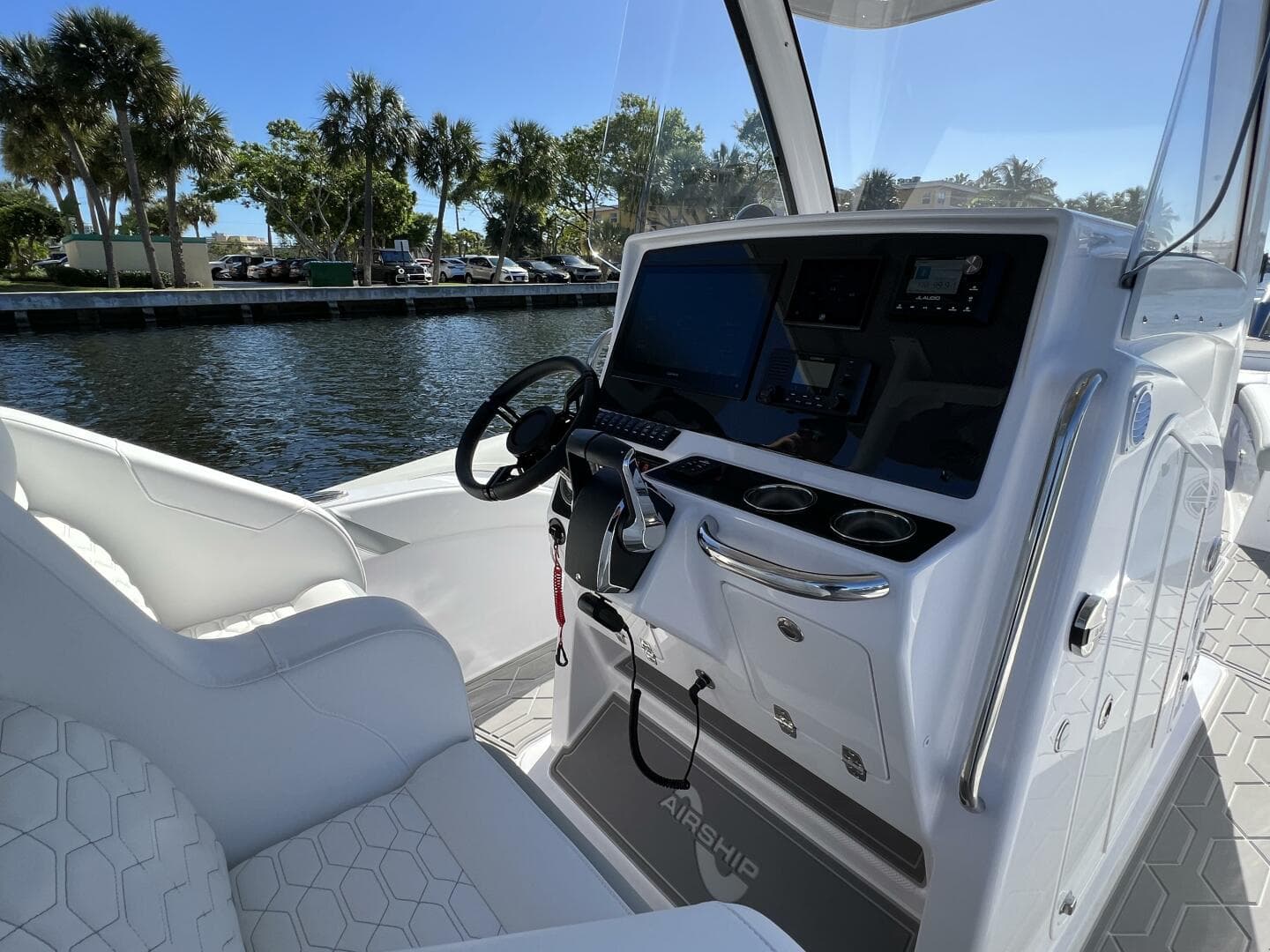 2025 Airship 340 — photo 16