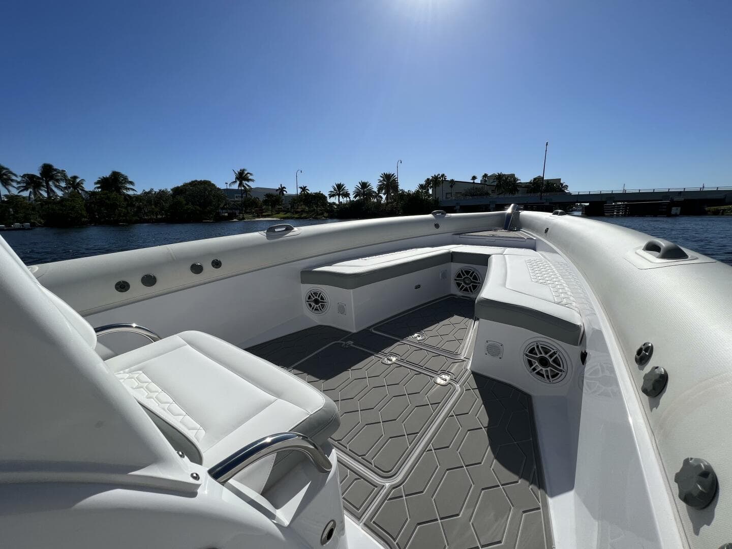 2025 Airship 340 — photo 11