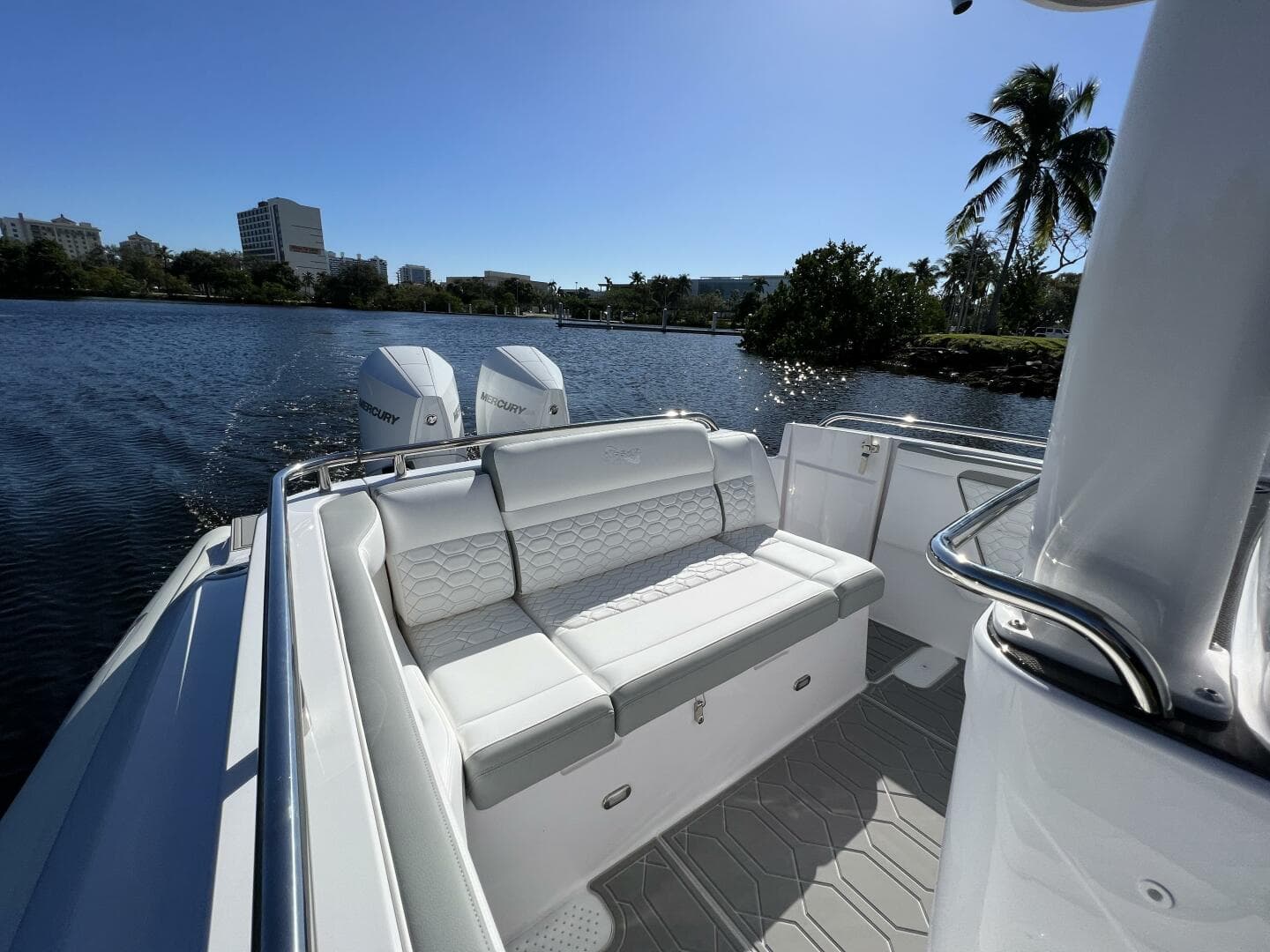 2025 Airship 340 — photo 8