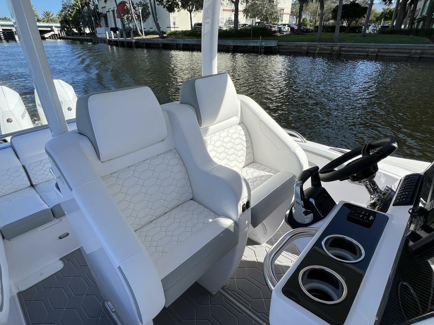 2025 Airship 340 — photo 15