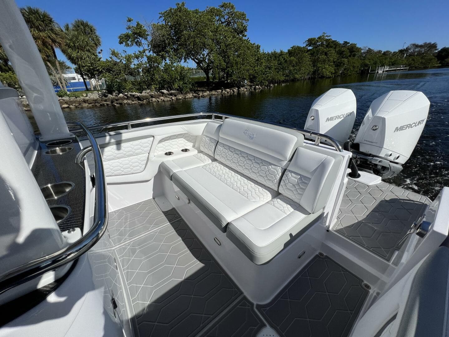 2025 Airship 340 — photo 9