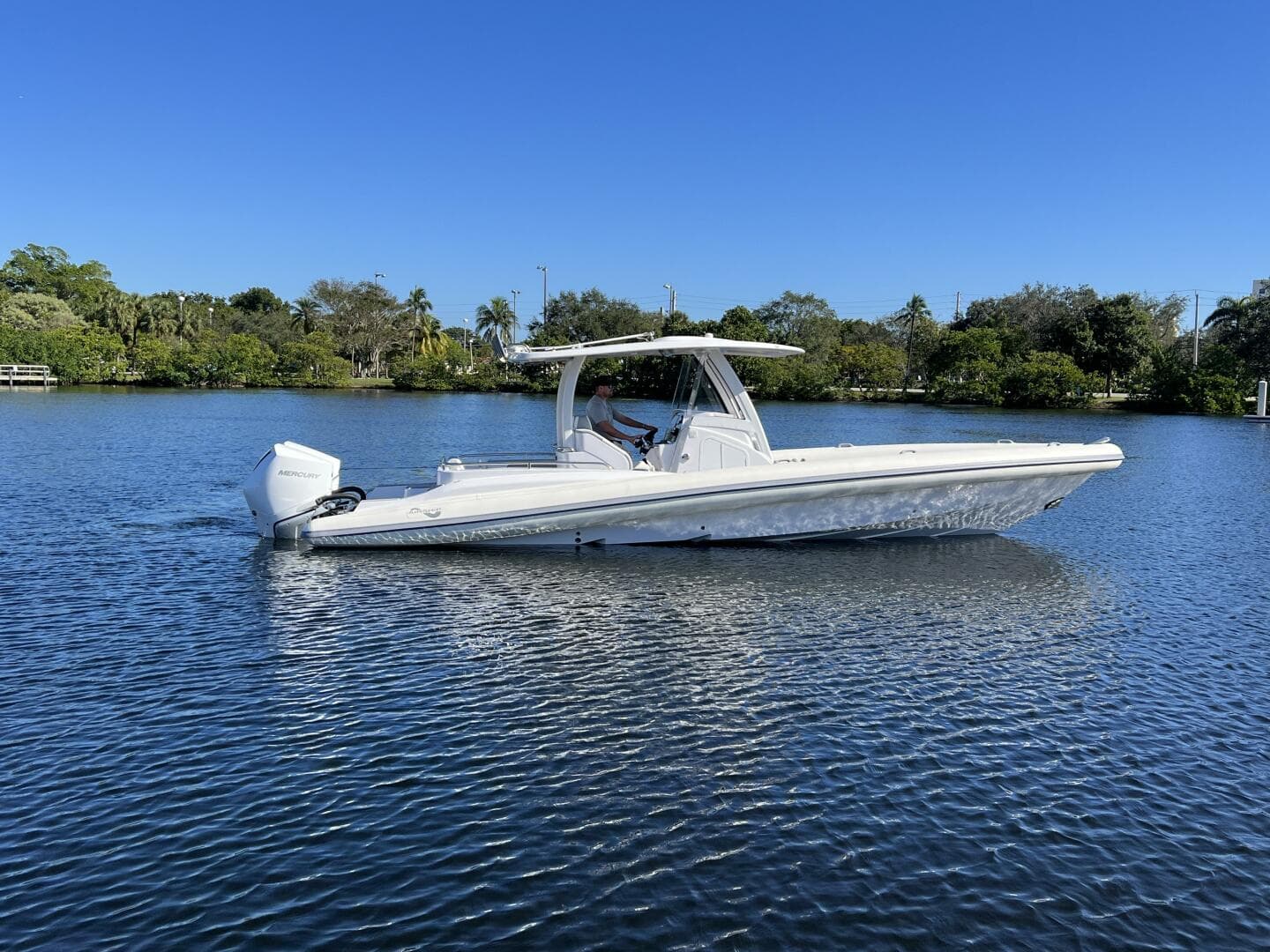 2025 Airship 340 — photo 18