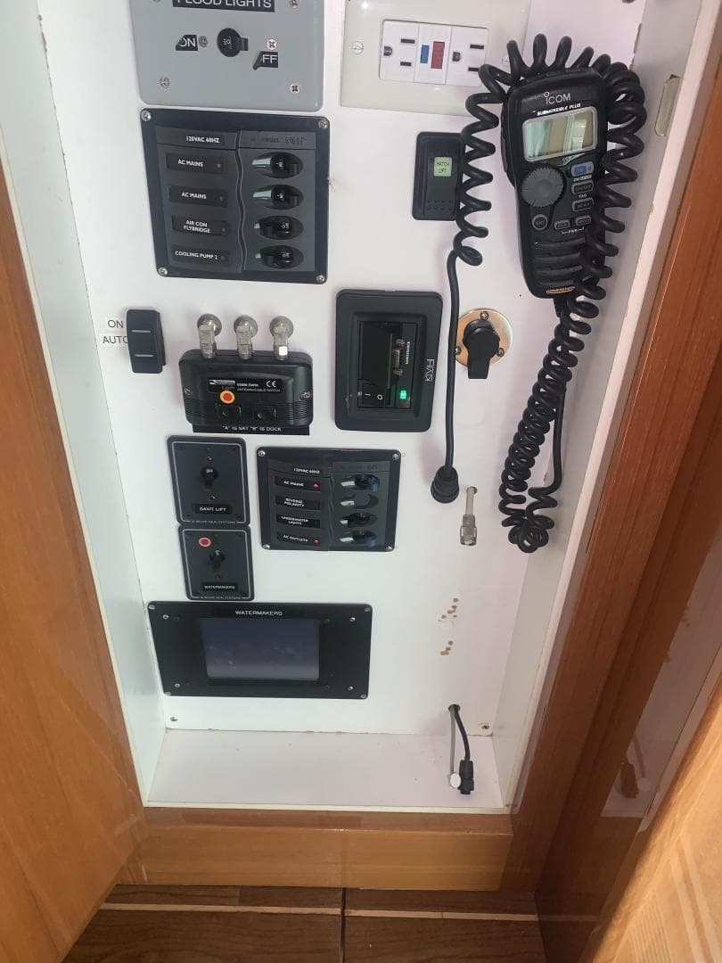 2008 Riviera 51 Flybridge — photo 26