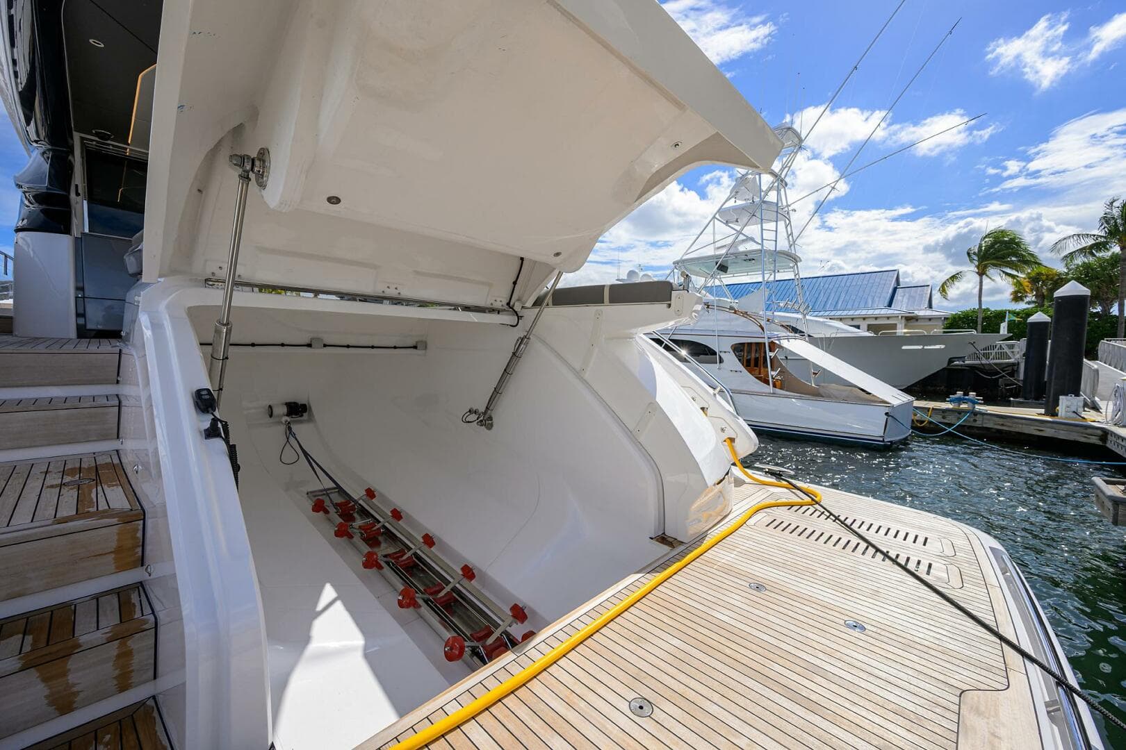 2027 Princess S72 — photo 11