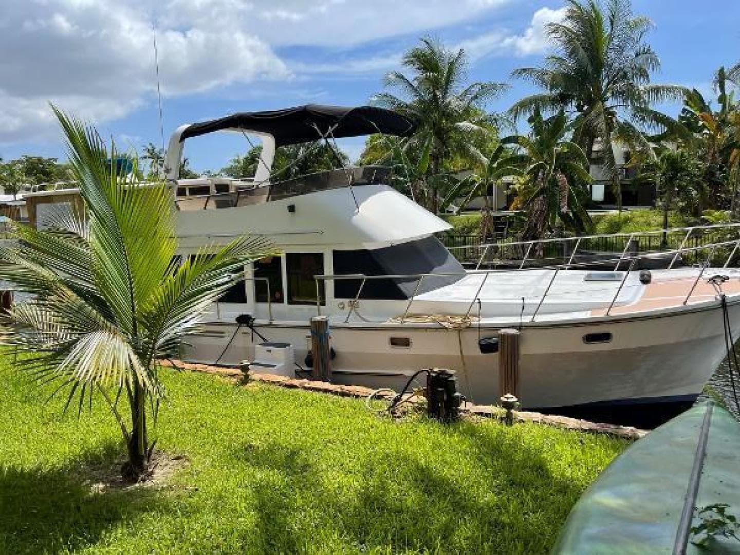 1989 Heritage East Sundeck Trawler — photo 19