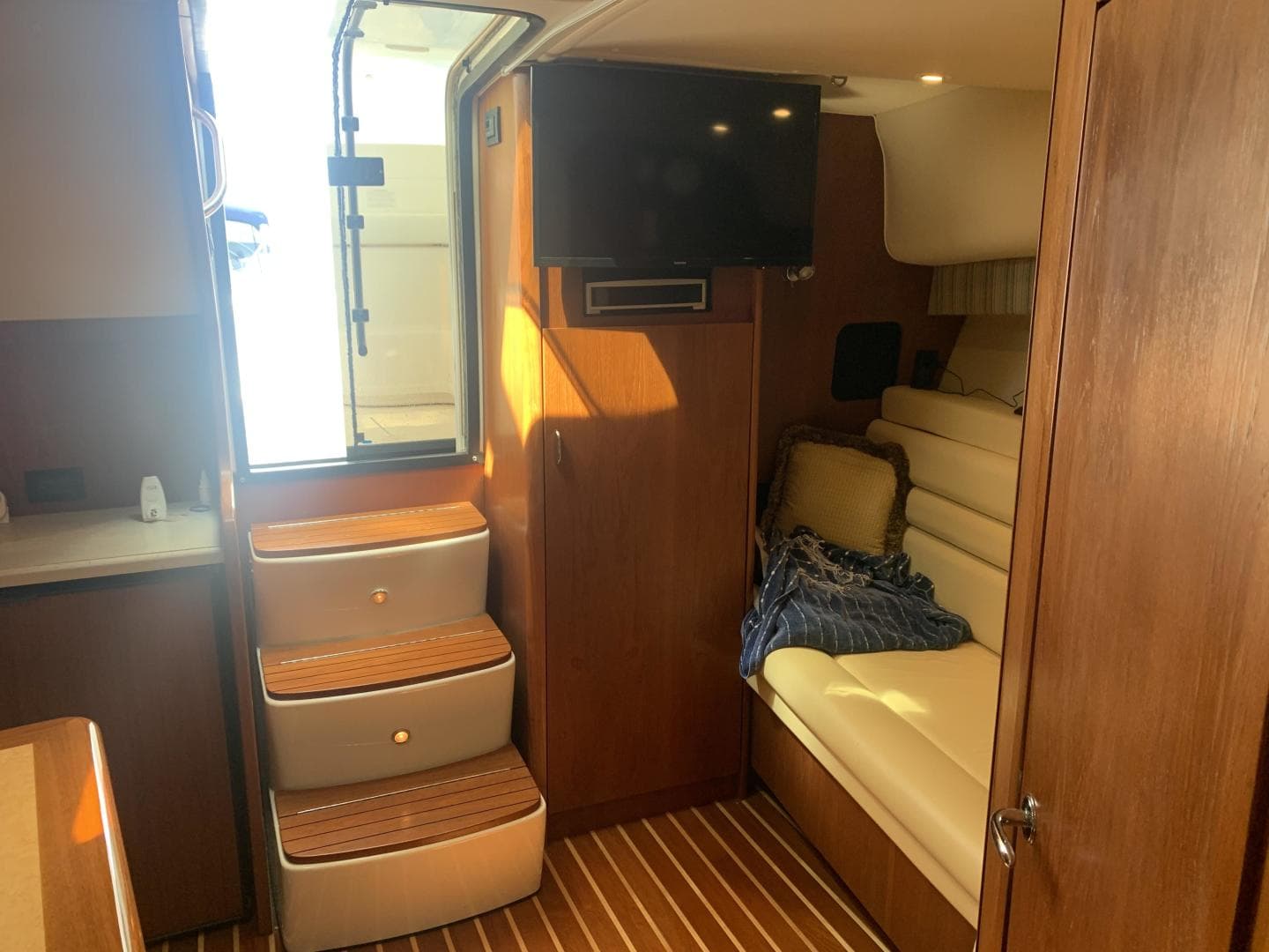 2008 Tiara Yachts 3800 Open — photo 15