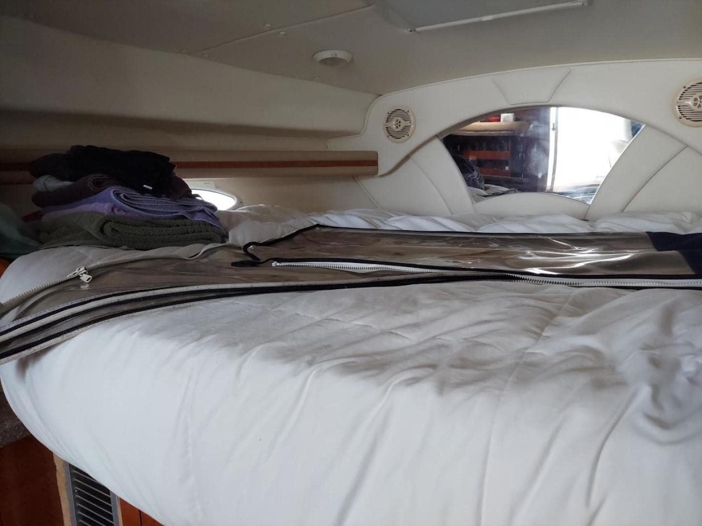 2004 Rinker 342 Fiesta Vee — photo 20