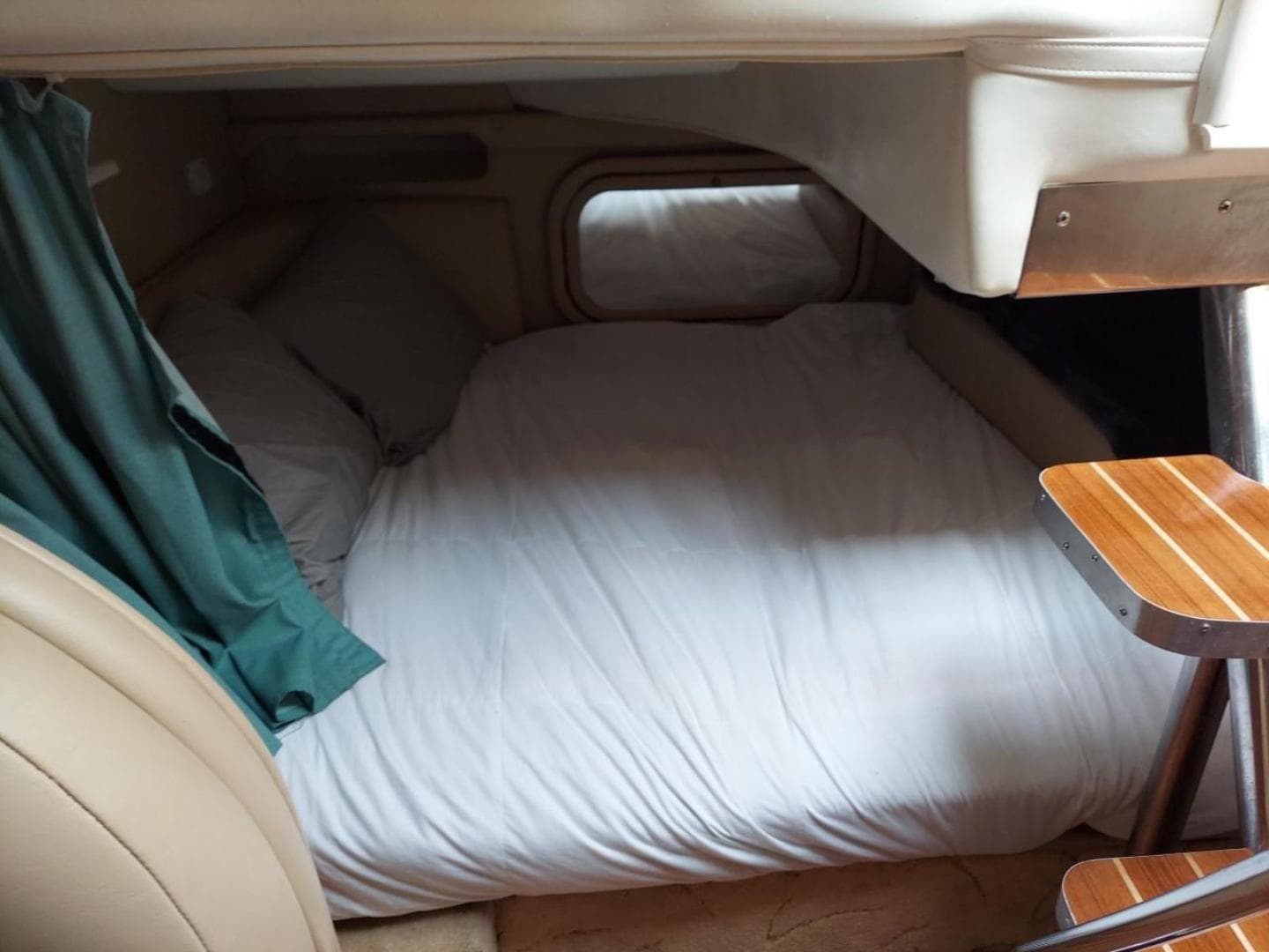 2004 Rinker 342 Fiesta Vee — photo 17